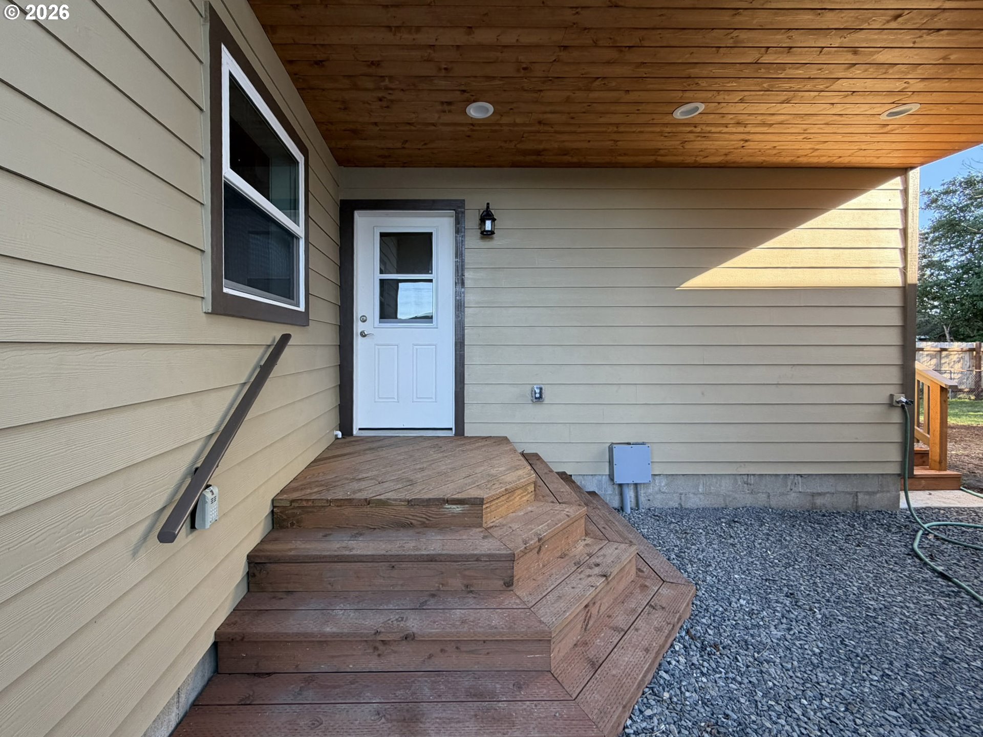 325 Railroad Street Brookings, OR 97415 - Photo 8 of 38 a view of entryway front of house