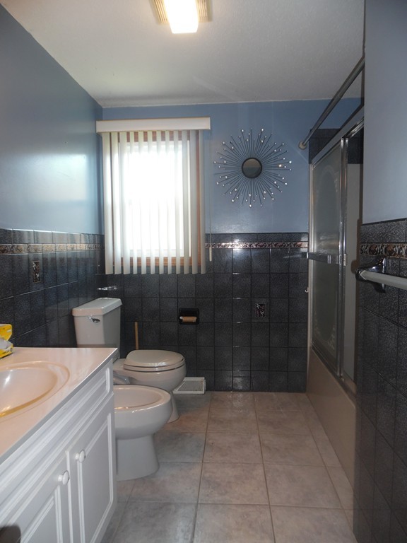 87 Butler Street Fall River, MA 02724 - Photo 4 of 15 Gallery Image 4