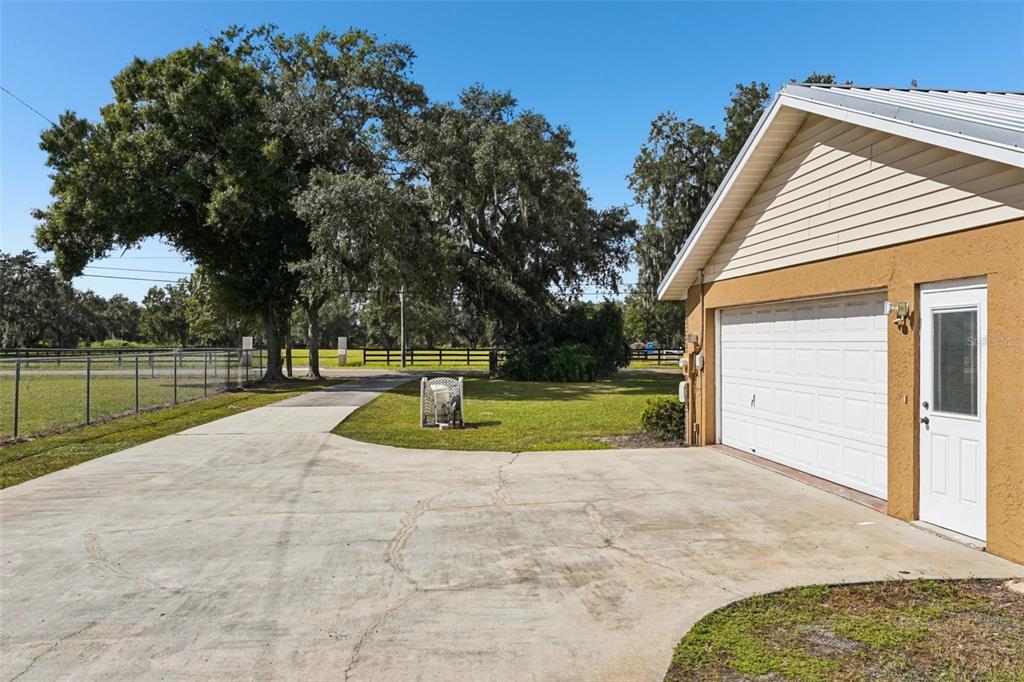 4716 Gallagher Road Plant City, FL 33565 - Photo 7 of 69 a view of outdoor space yard and house