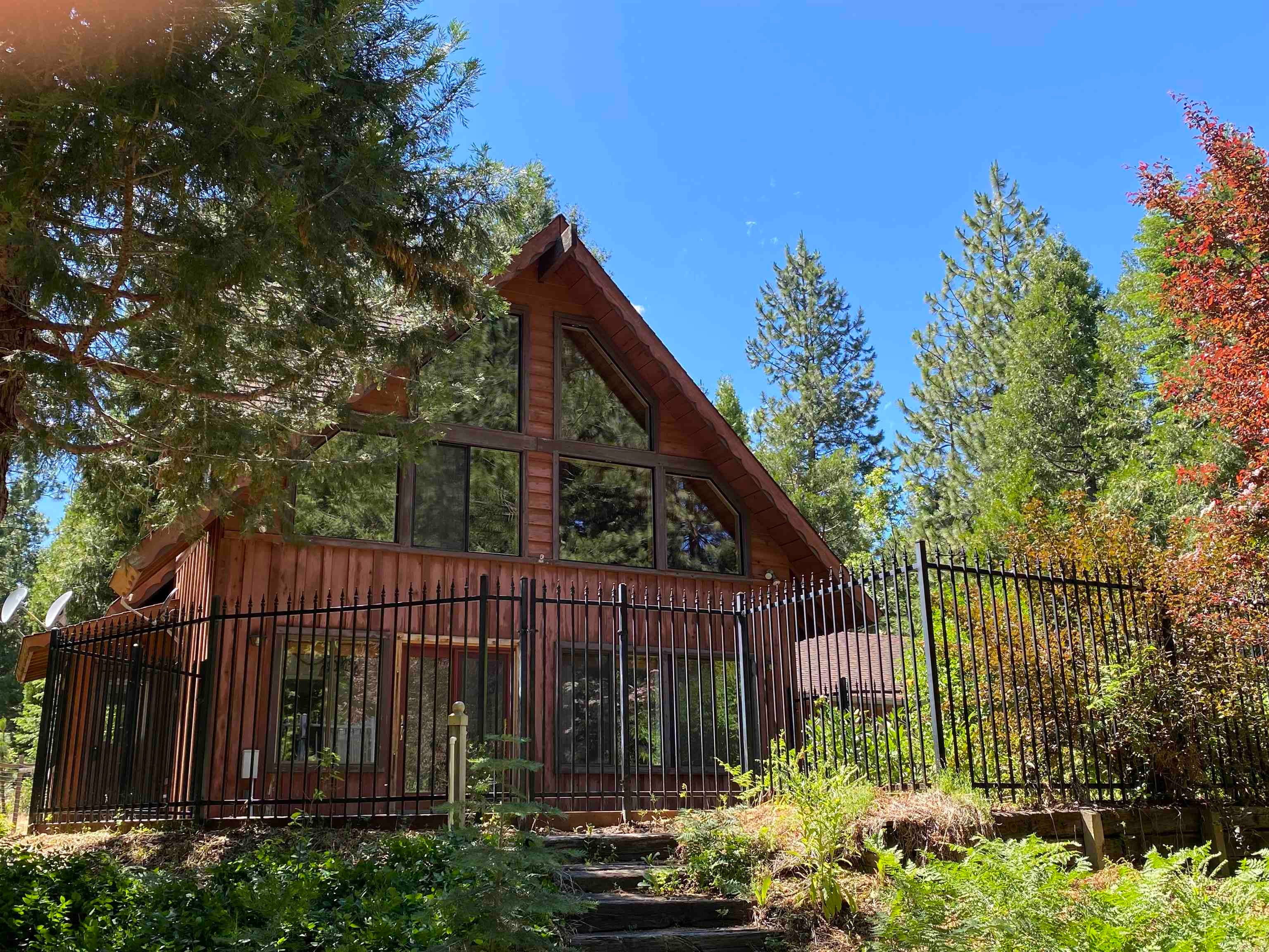 1934 Deetz Road Mount Shasta, CA 96067 - Photo 17 of 17 Gallery Image 17