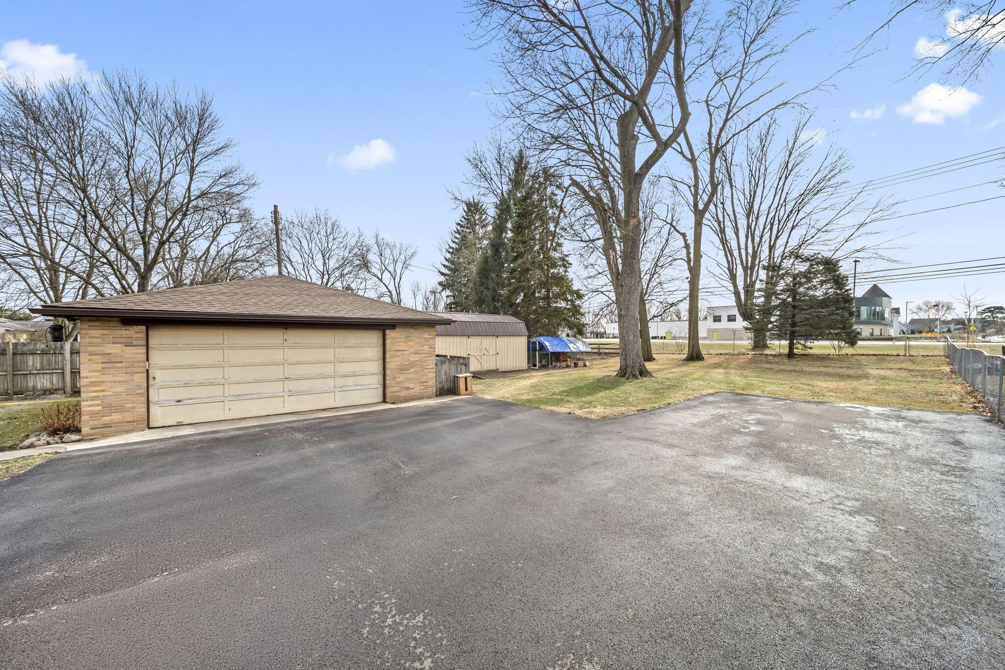 3227 Minerva Lake Road Columbus, OH 43231 - Photo 59 of 77 63-web-or-mls-DSC00192