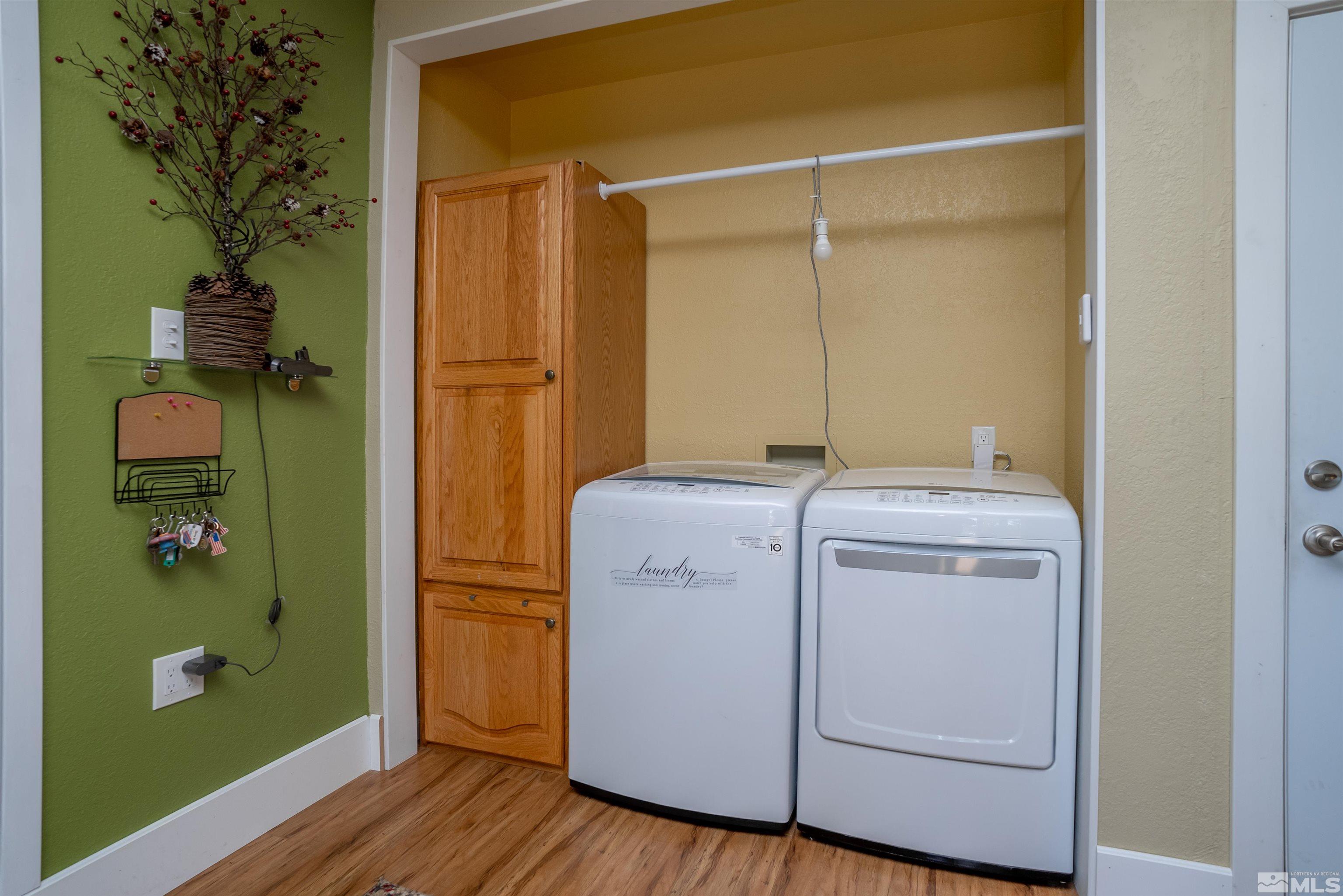 4936 Koenig Road Reno, NV 89506 - Photo 17 of 30 a utility room with dryer and washer