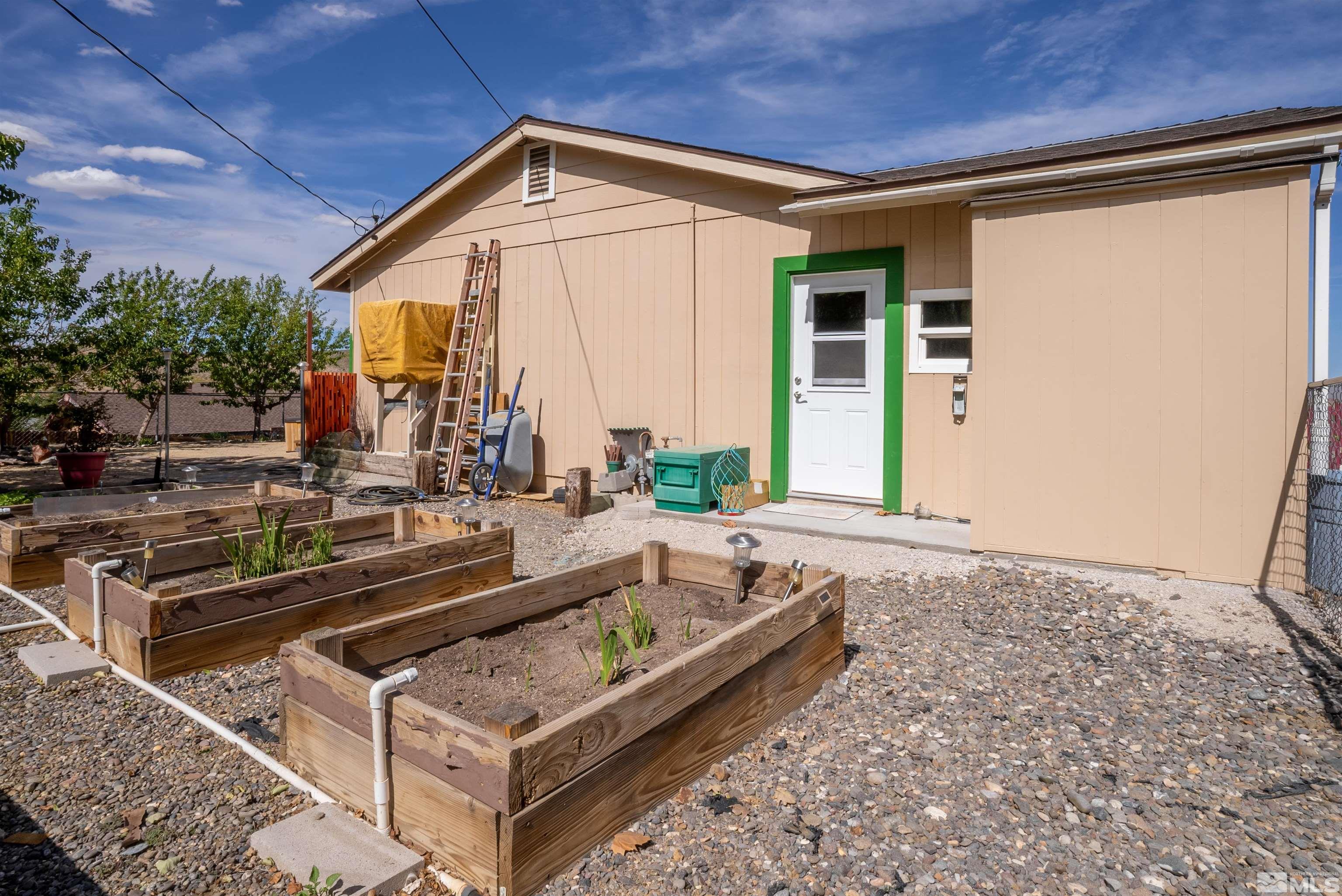 4936 Koenig Road Reno, NV 89506 - Photo 19 of 30 a view of swimming pool with outdoor seating