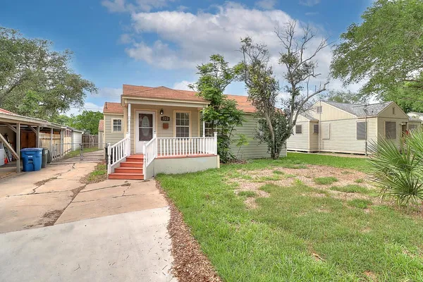 $1,995 | 722 Ralston Avenue, Corpus Christi, TX 78404