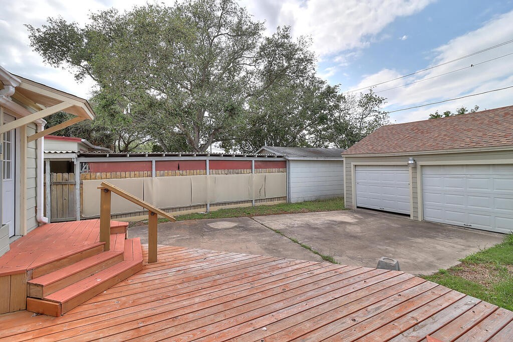 722 Ralston Avenue Corpus Christi, TX 78404 - Photo 3 of 40