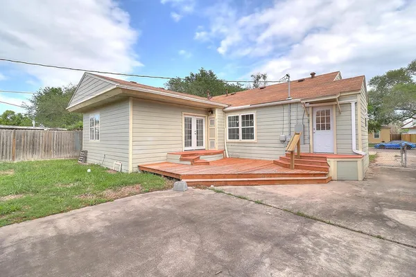 $1,995 | 722 Ralston Avenue, Corpus Christi, TX 78404