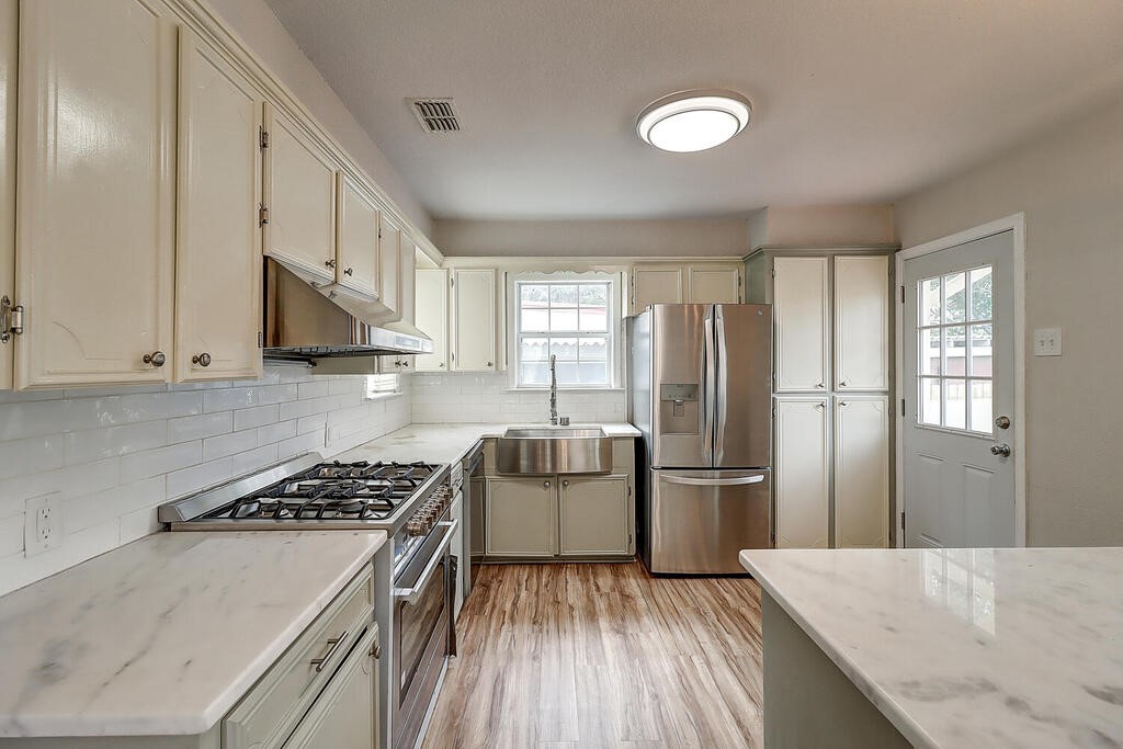 722 Ralston Avenue Corpus Christi, TX 78404 - Photo 8 of 40