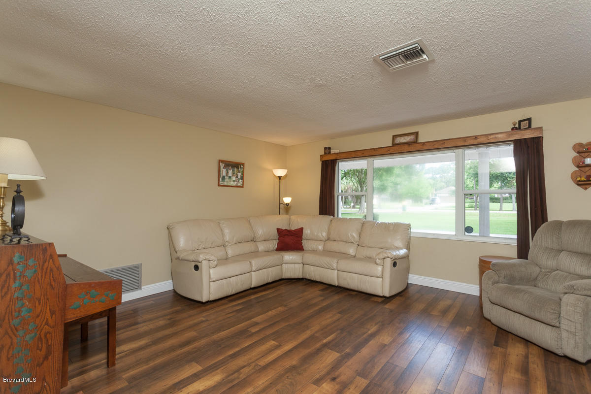 4355 Lakemont Road Melbourne, FL 32934 - Photo 4 of 23 Lakemont Rd-13