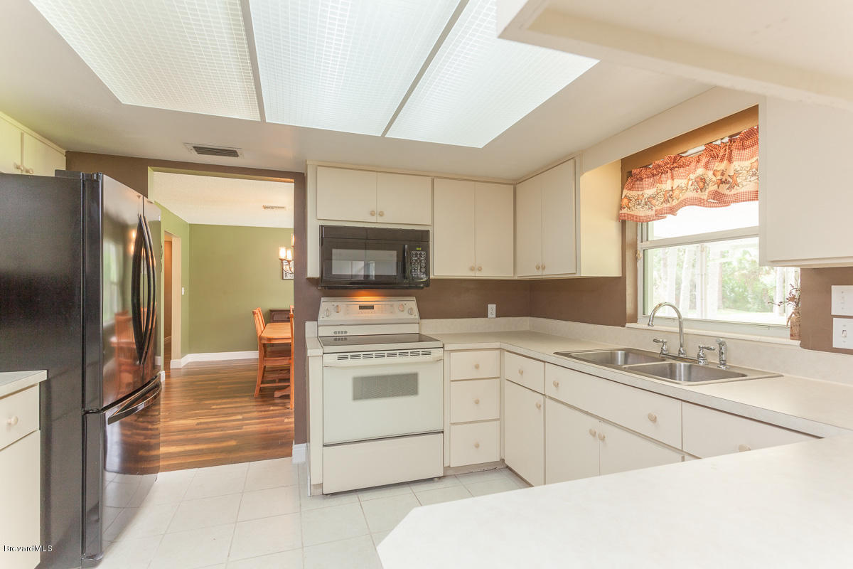 4355 Lakemont Road Melbourne, FL 32934 - Photo 7 of 23 Lakemont Rd-16