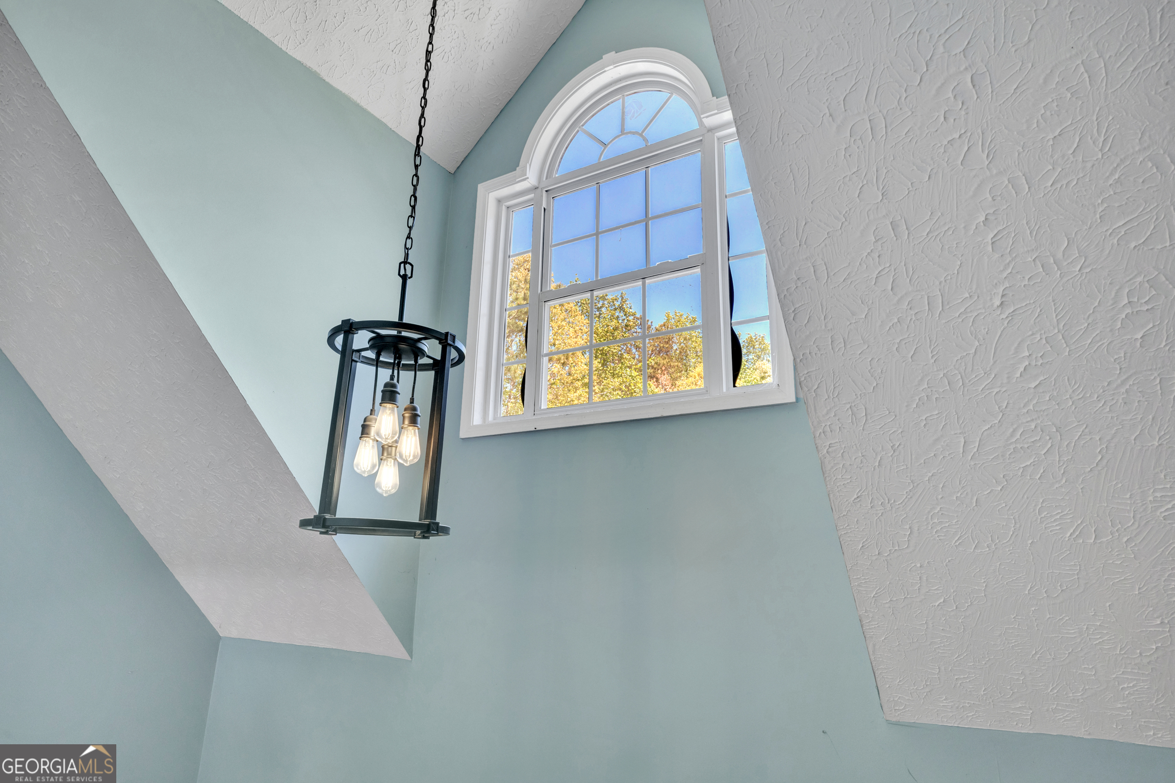 115 Crestview Lane Newborn, GA 30056 - Photo 28 of 53 a view of a livingroom with a window