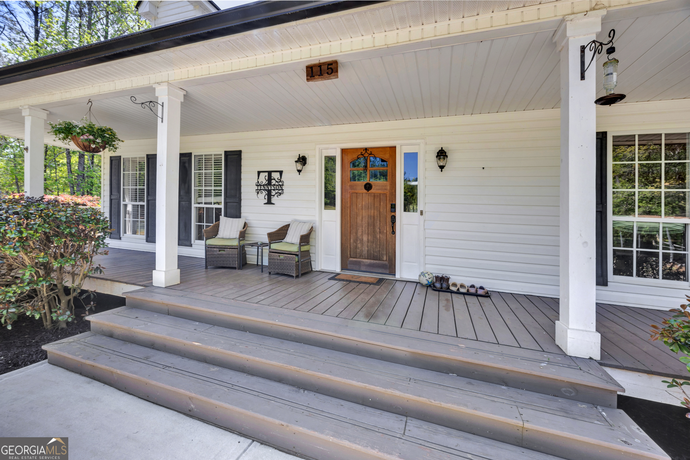 115 Crestview Lane Newborn, GA 30056 - Photo 5 of 53 a view of lobby with furniture