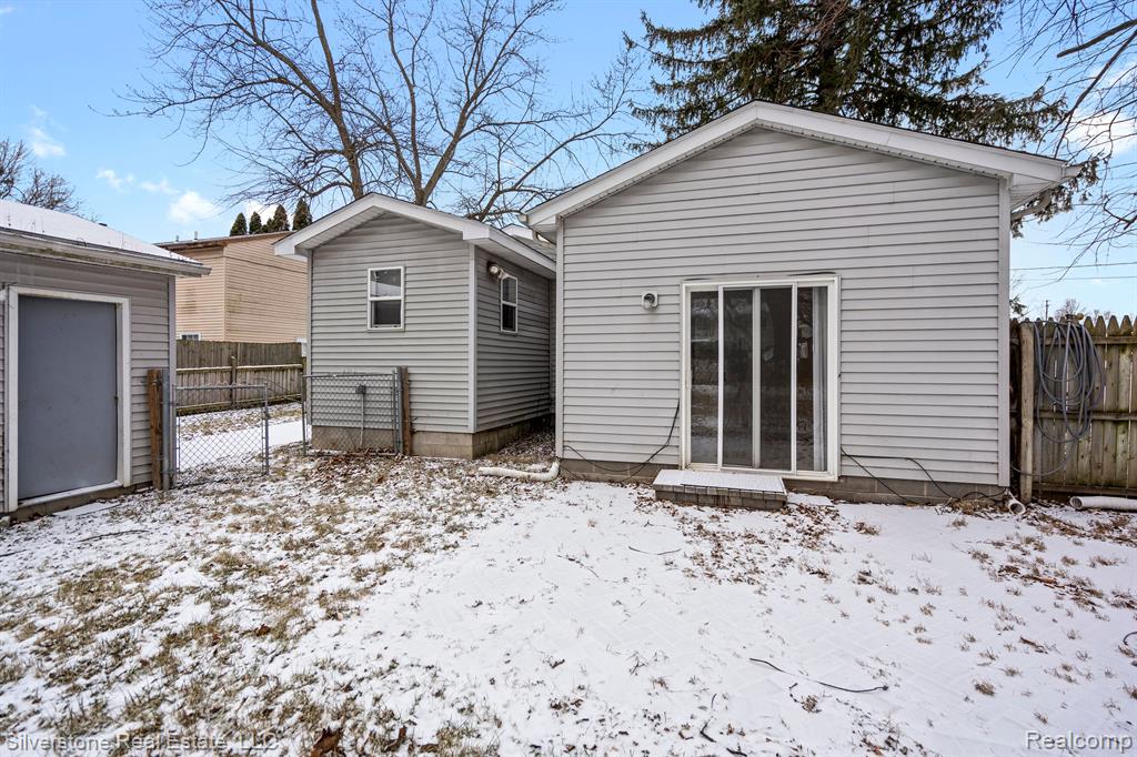 102 Court Street Pontiac, MI 48342 - Photo 16 of 18