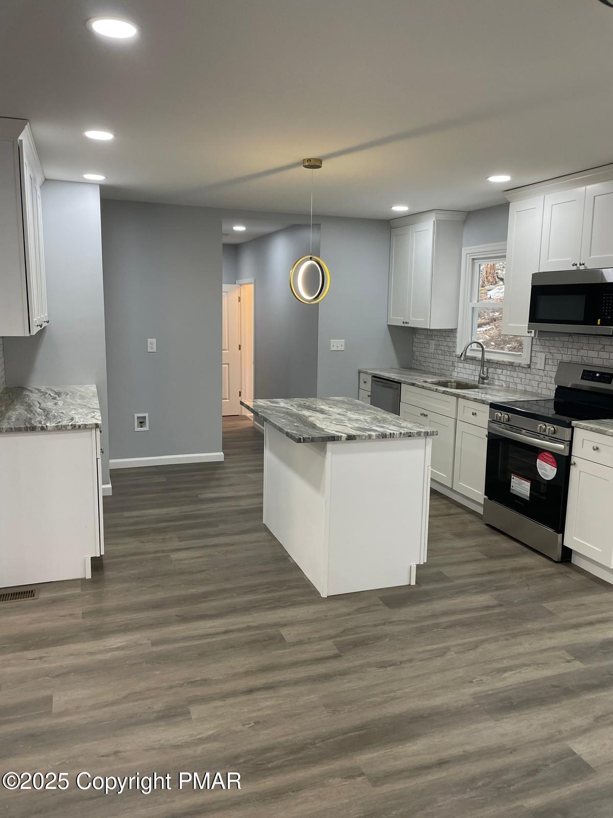 237 Canal Road East Stroudsburg, PA 18302 - Photo 5 of 23 16d8cb88-d8bb-40cc-aa3f-1f6f1b541582