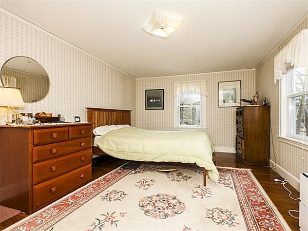 29 Thornton Road Waltham, MA 02453 - Photo 12 of 23