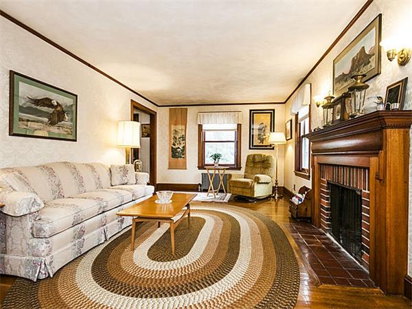 29 Thornton Road Waltham, MA 02453 - Photo 7 of 23