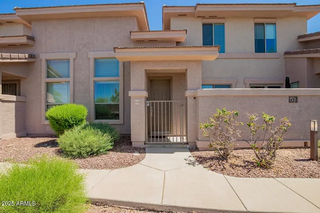 $349,900 | 42424 North Gavilan Peak Parkway, Unit 57104, Anthem, AZ 85086