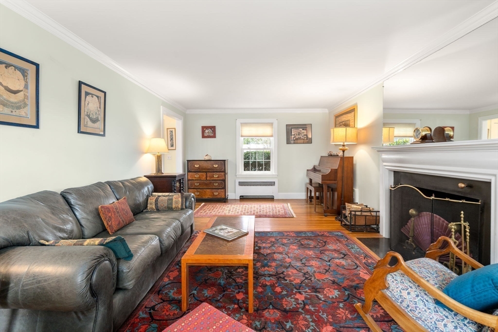 43 Palmer Road Newton, MA 02468 - Photo 6 of 38