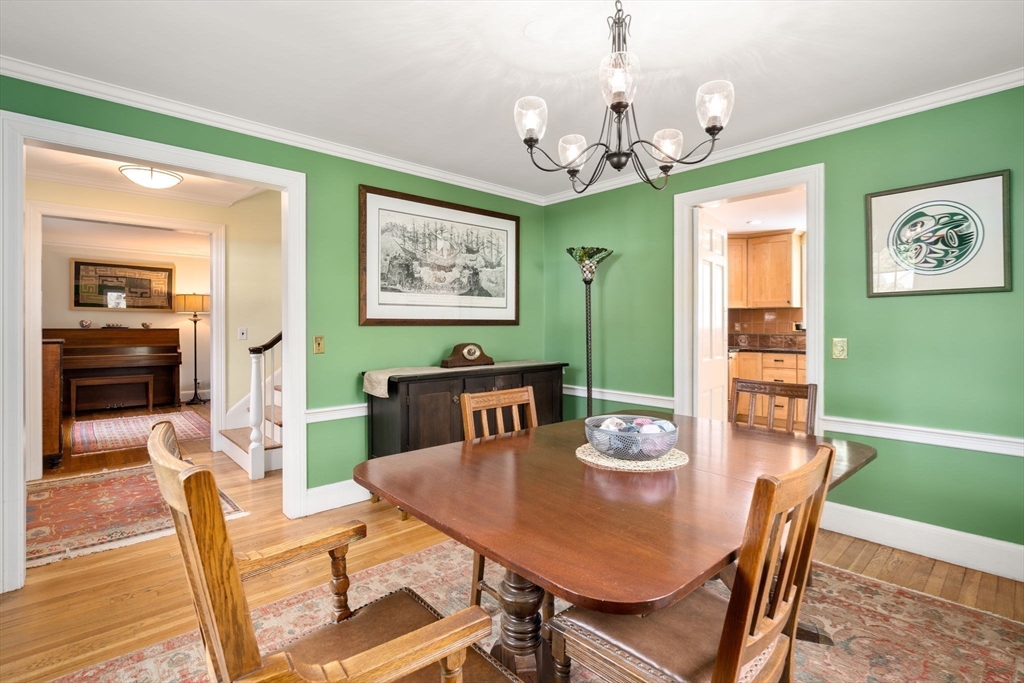43 Palmer Road Newton, MA 02468 - Photo 8 of 38