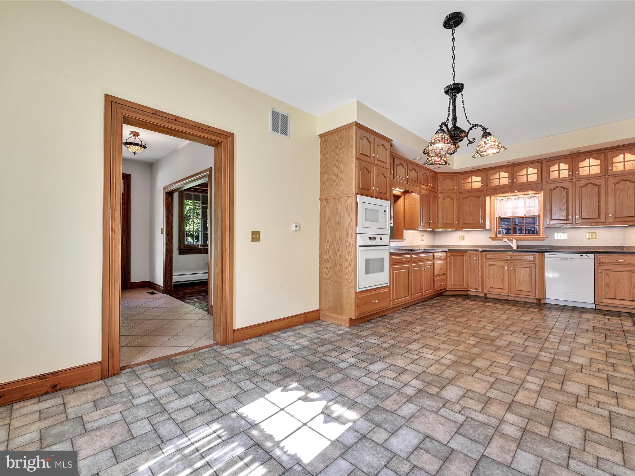 63 West Main Street Lebanon, PA 17042 - Photo 13 of 40 kitchen/dining