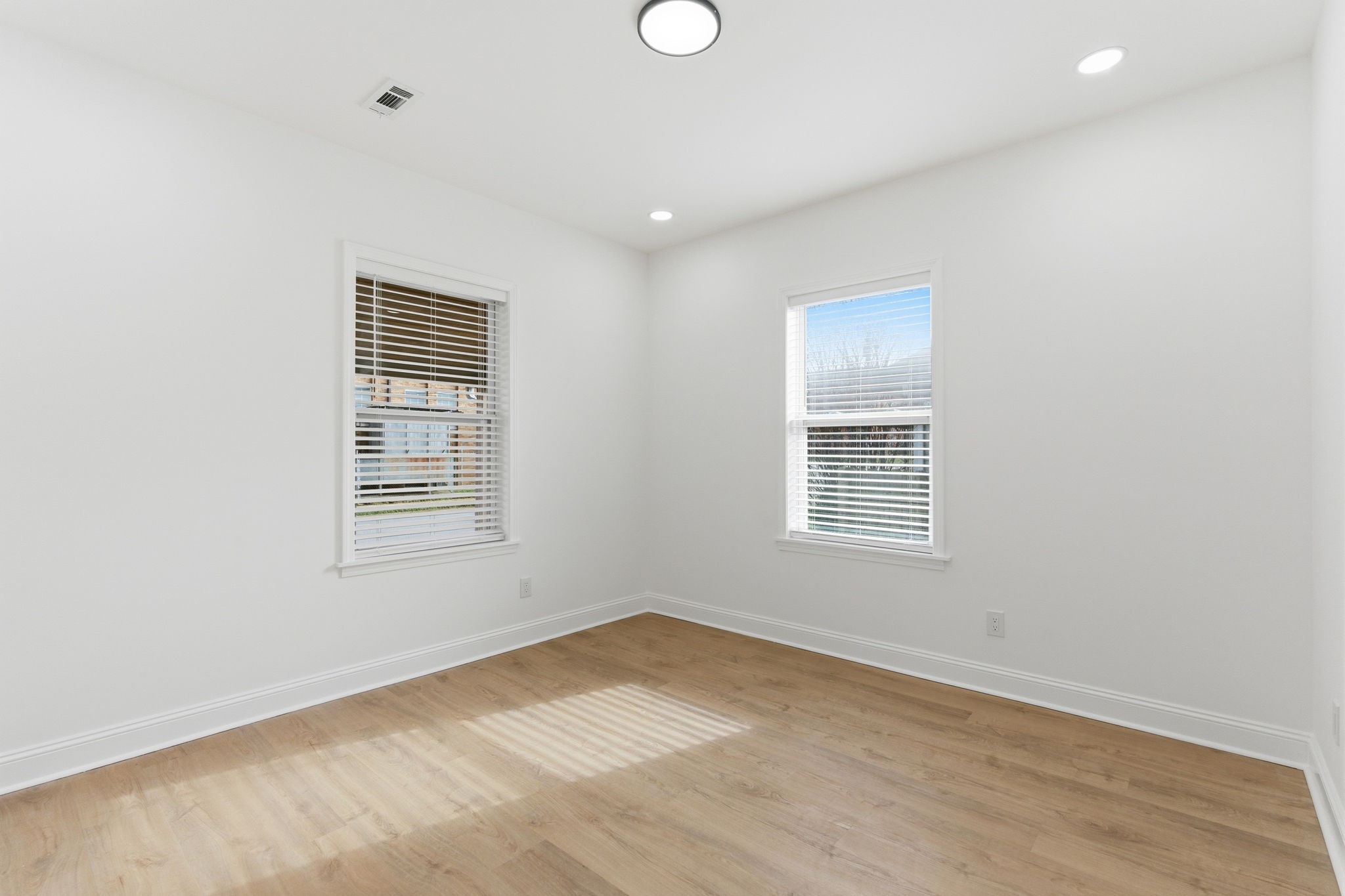 1106 Dodson Street Old Hickory, TN 37138 - Photo 16 of 27 an empty room with a window