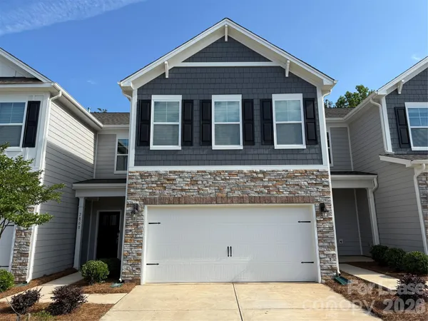 $1,995 | 7868 Iron Road, Sherrills Ford, NC 28673