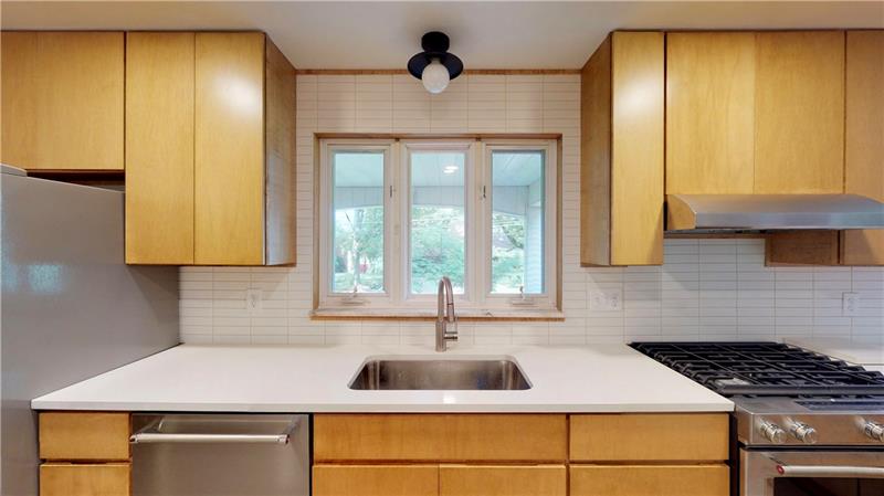 508 Edgewood Road Pittsburgh, PA 15221 - Photo 7 of 23 Gallery Image 7