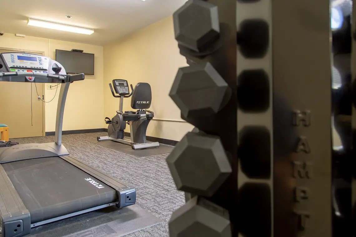 330 Main Street Fairhaven, MA 02719 - Photo 11 of 15 a room with gym equipment