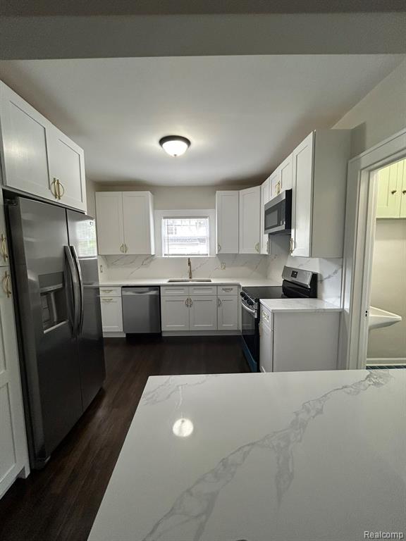 425 West Iroquois Road Pontiac, MI 48341 - Photo 12 of 41 Gallery Image 12