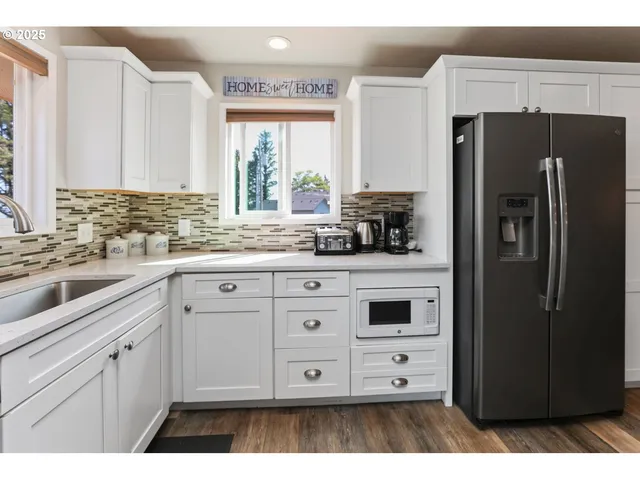 $865,000 | 19 Otter Terrace, Brookings, OR 97415