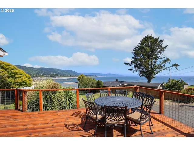 $865,000 | 19 Otter Terrace, Brookings, OR 97415