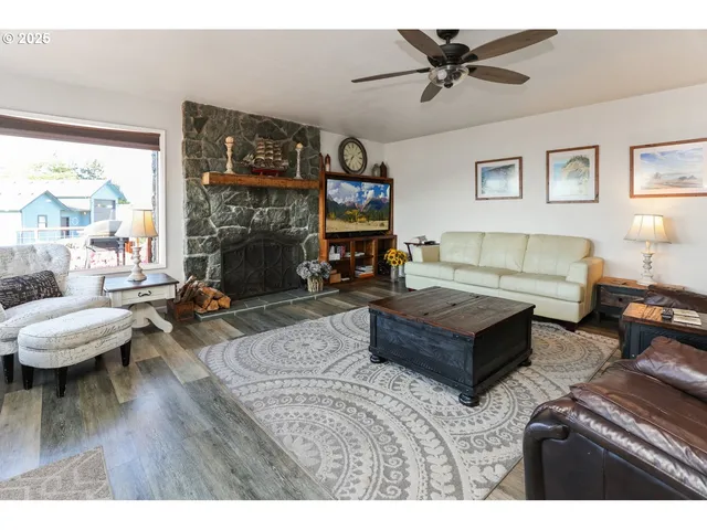 $865,000 | 19 Otter Terrace, Brookings, OR 97415