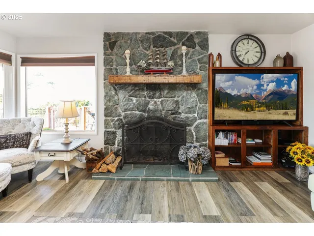 $865,000 | 19 Otter Terrace, Brookings, OR 97415