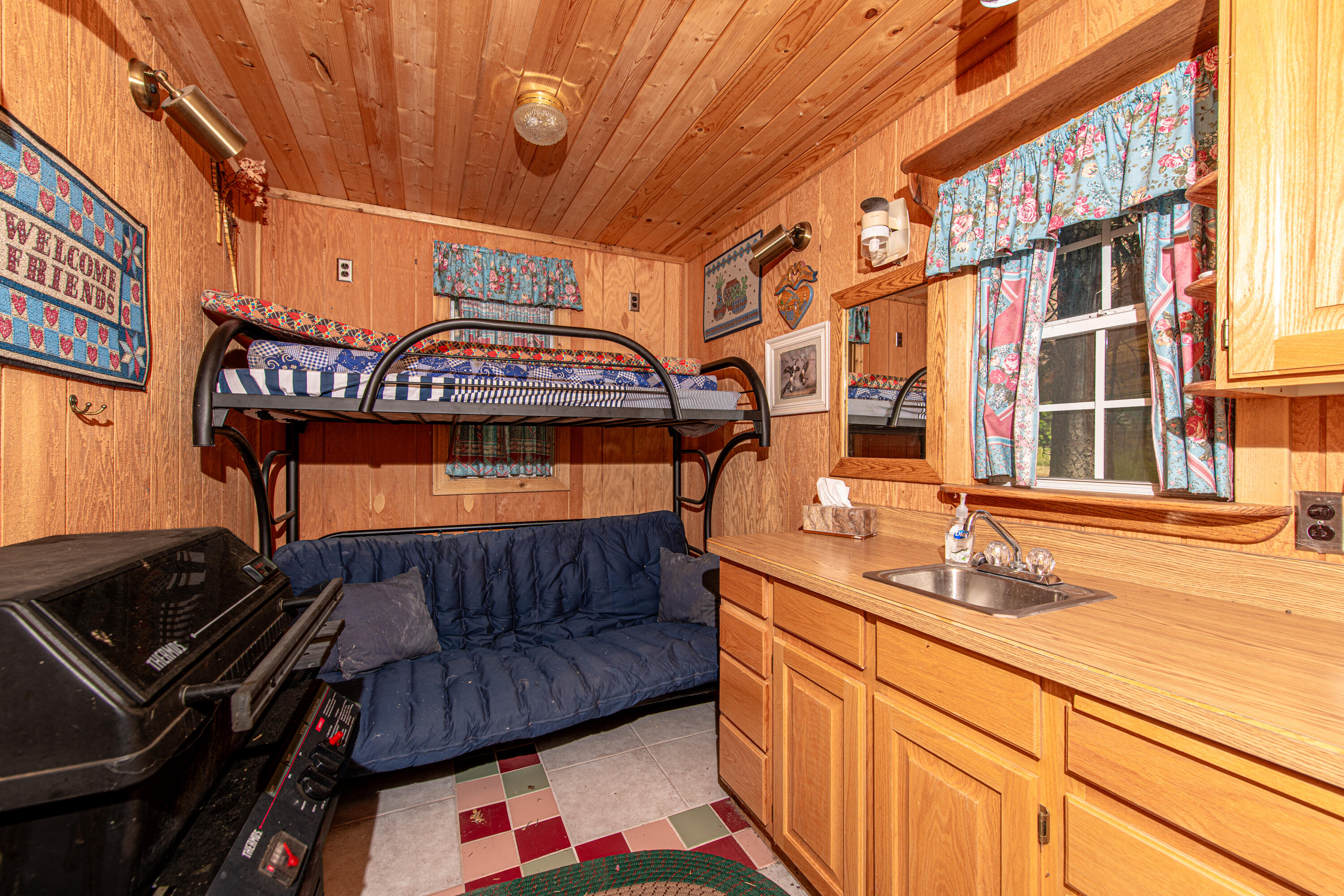 726 West Skyview Lane Springdale, UT 84767 - Photo 17 of 33 The Bunk House