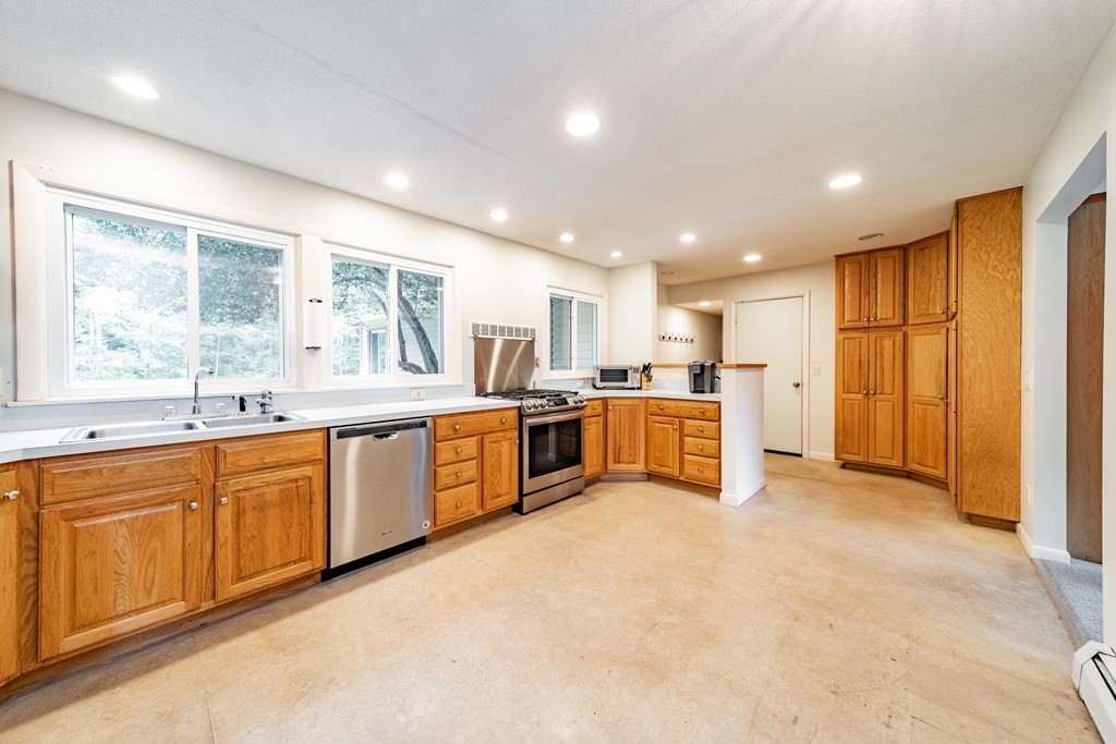 82 January Hills Road Shutesbury, MA 01002 - Photo 9 of 42 Gallery Image 9