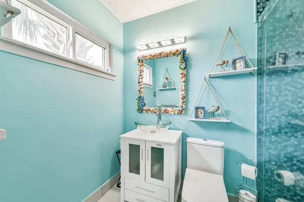$2,200 | 728 7th Street, Galveston, TX 77550