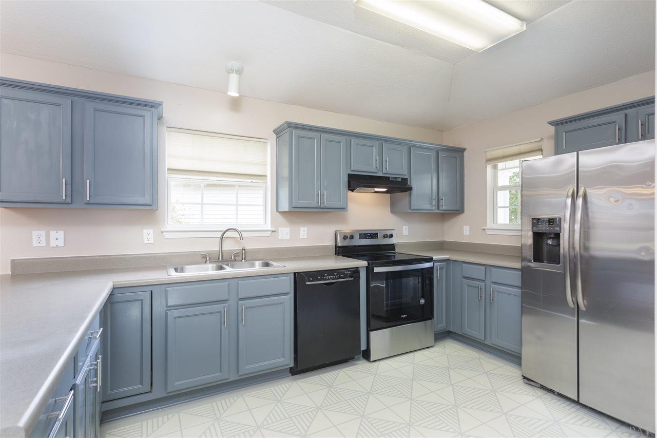 1272 Brownfield Road Pensacola, FL 32526 - Photo 7 of 31