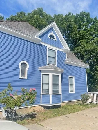 $1,700 | 116 West McKay Street, Unit 1, Saline, MI 48176