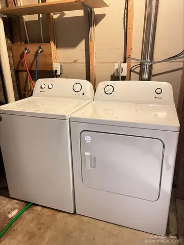 $1,700 | 116 West McKay Street, Unit 1, Saline, MI 48176