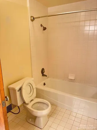 $1,700 | 116 West McKay Street, Unit 1, Saline, MI 48176