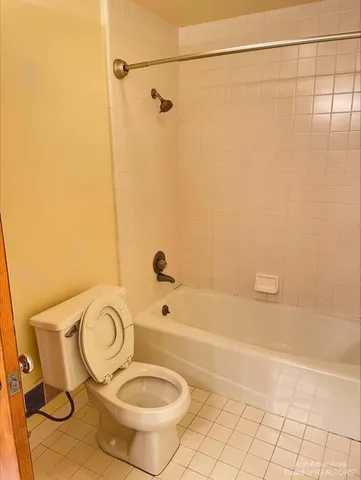 $1,700 | 116 West McKay Street, Unit 1, Saline, MI 48176