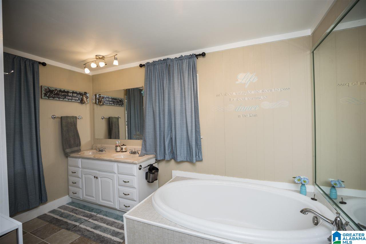 1544 Laurel Lane Gardendale, AL 35071 - Photo 13 of 31