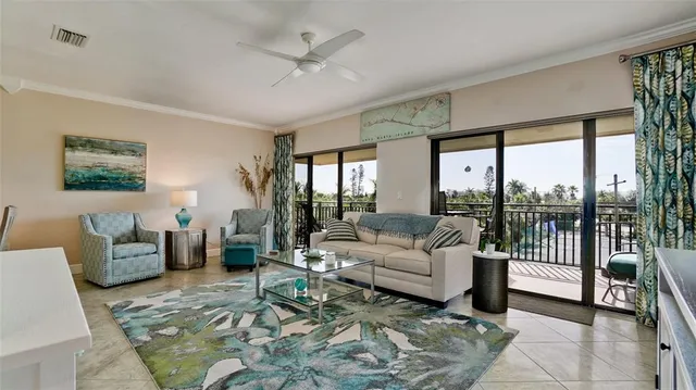 $750,000 | 6005 Gulf Drive, Unit 219, Holmes Beach, FL 34217
