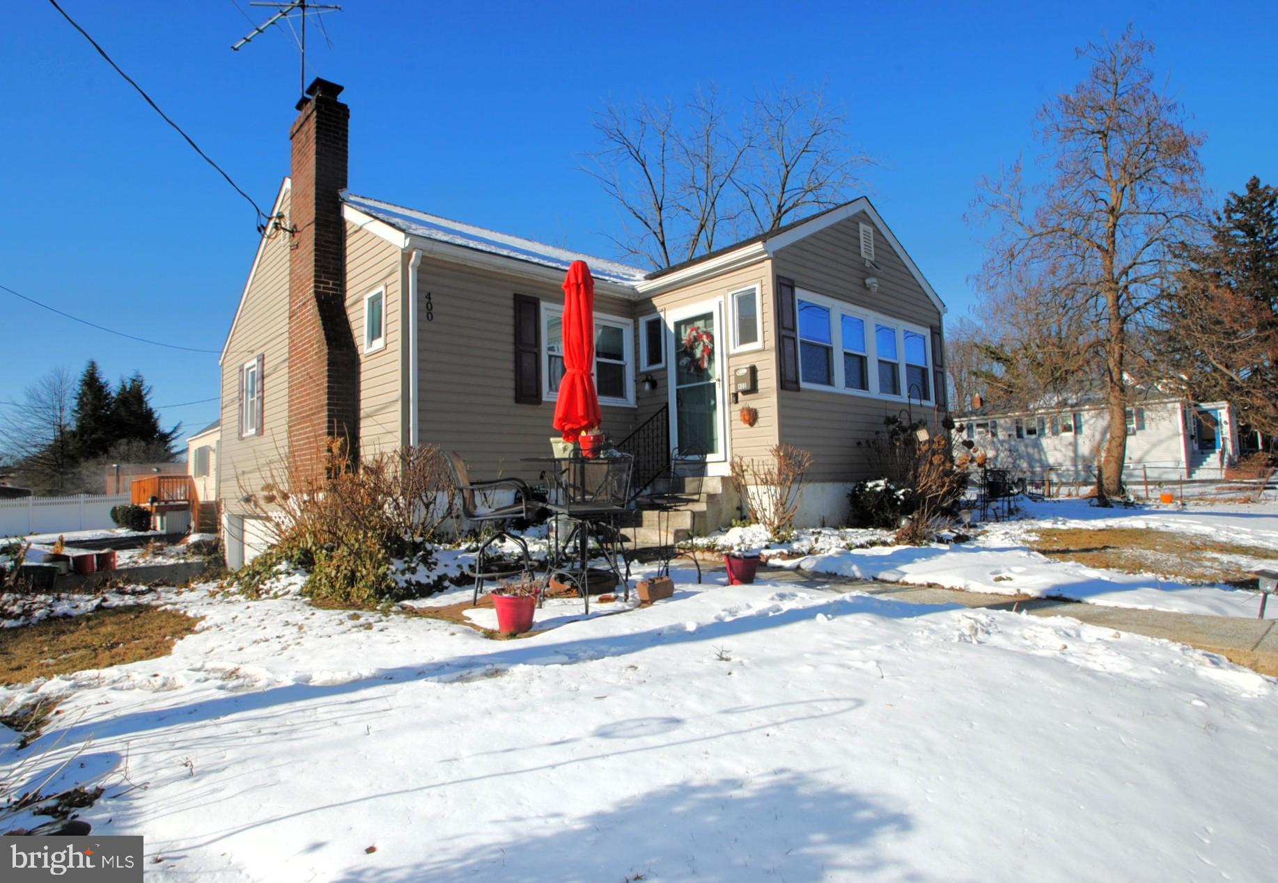 400 West Holly Oak Road Wilmington, DE 19809 - Photo 2 of 60 Front Corner Entrance