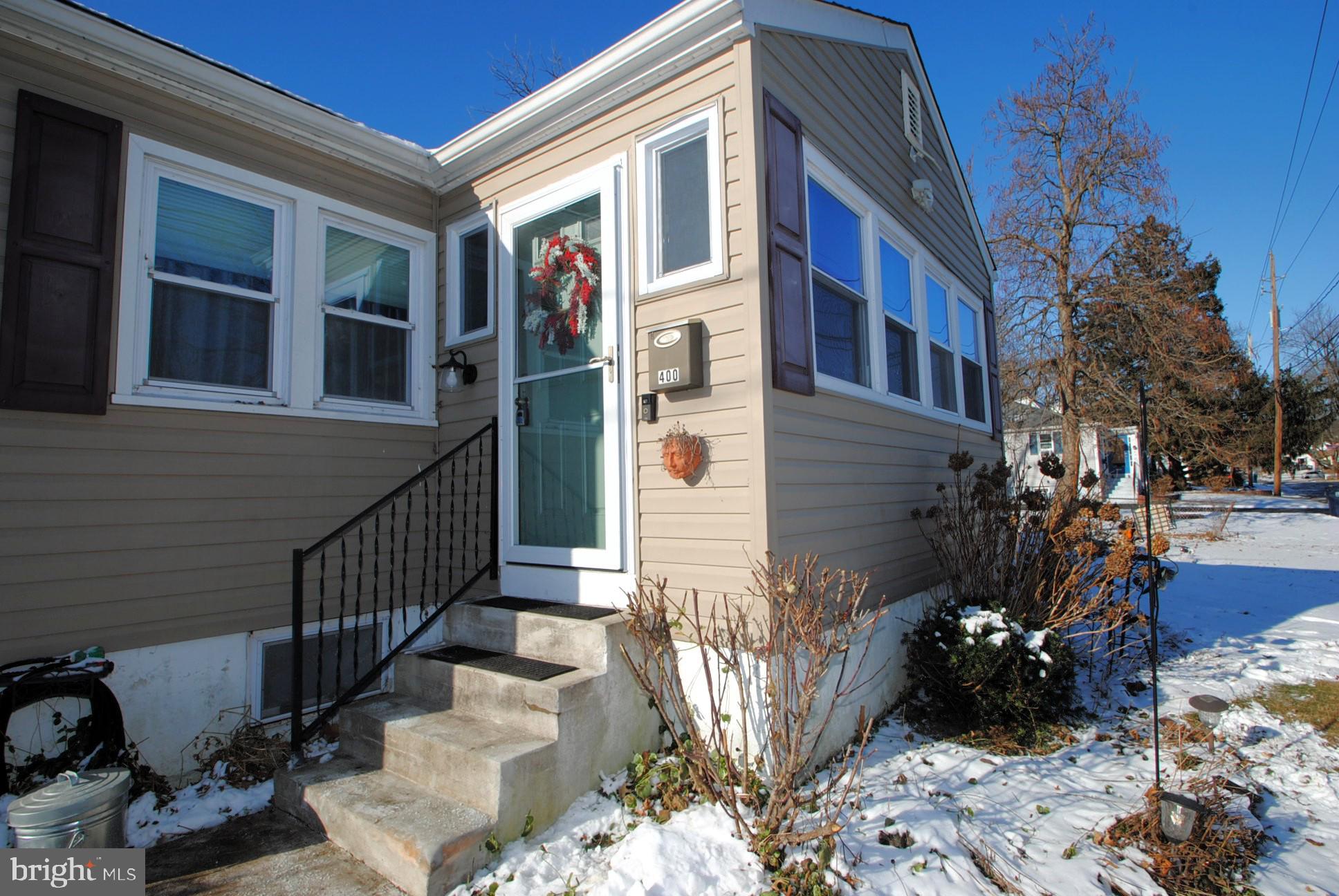 400 West Holly Oak Road Wilmington, DE 19809 - Photo 5 of 60 Front Entrance