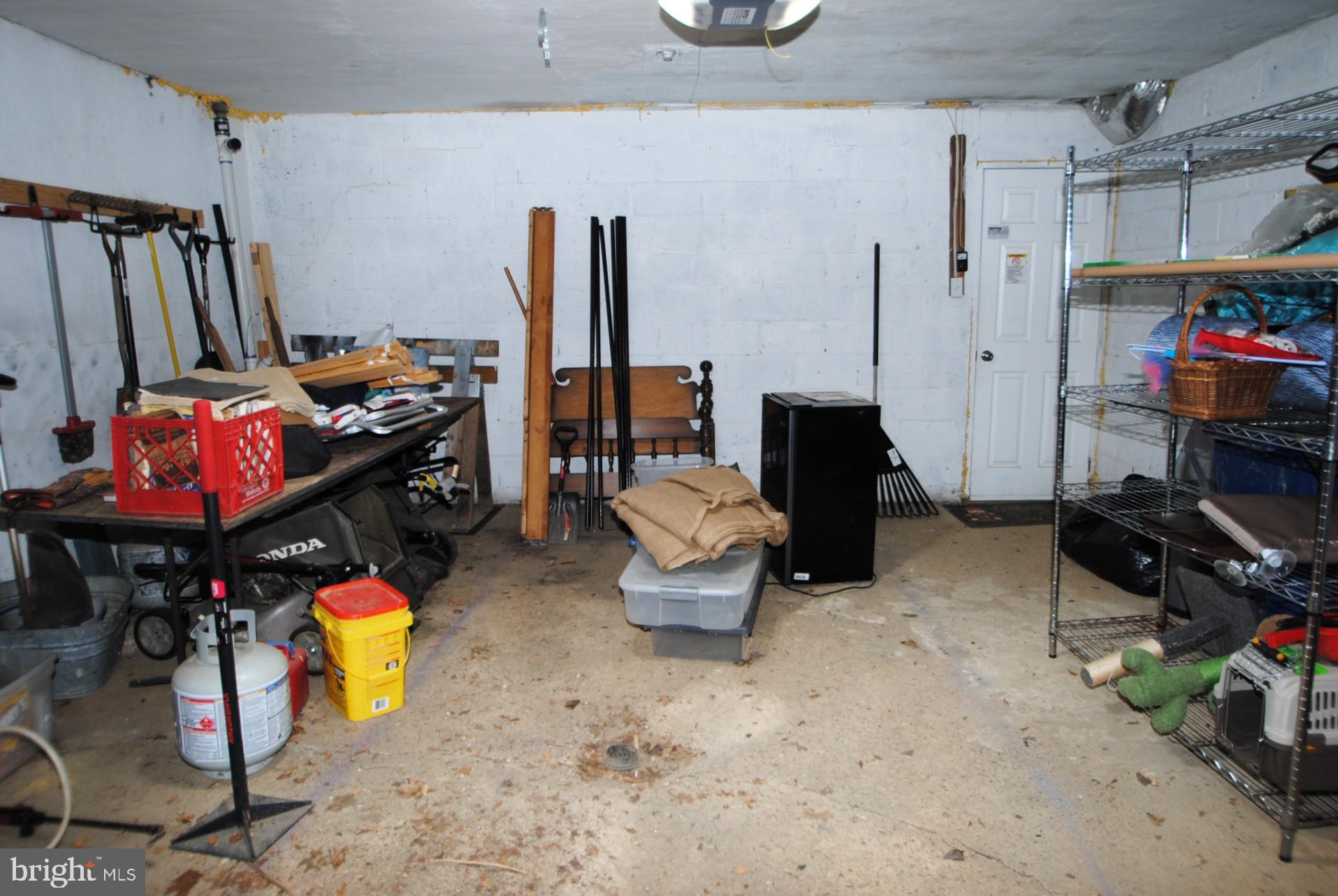 400 West Holly Oak Road Wilmington, DE 19809 - Photo 51 of 60 Garage area