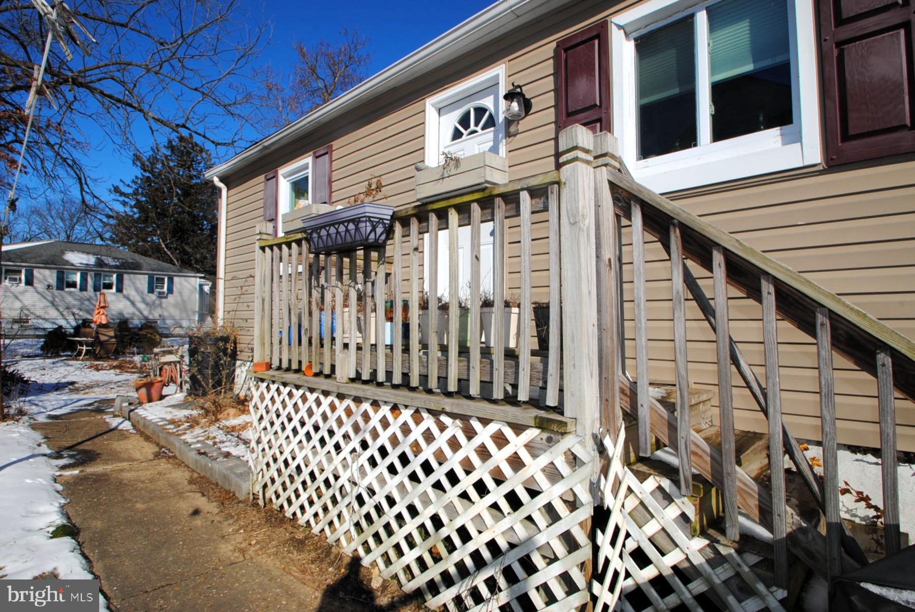 400 West Holly Oak Road Wilmington, DE 19809 - Photo 53 of 60 Rear entrance steps
