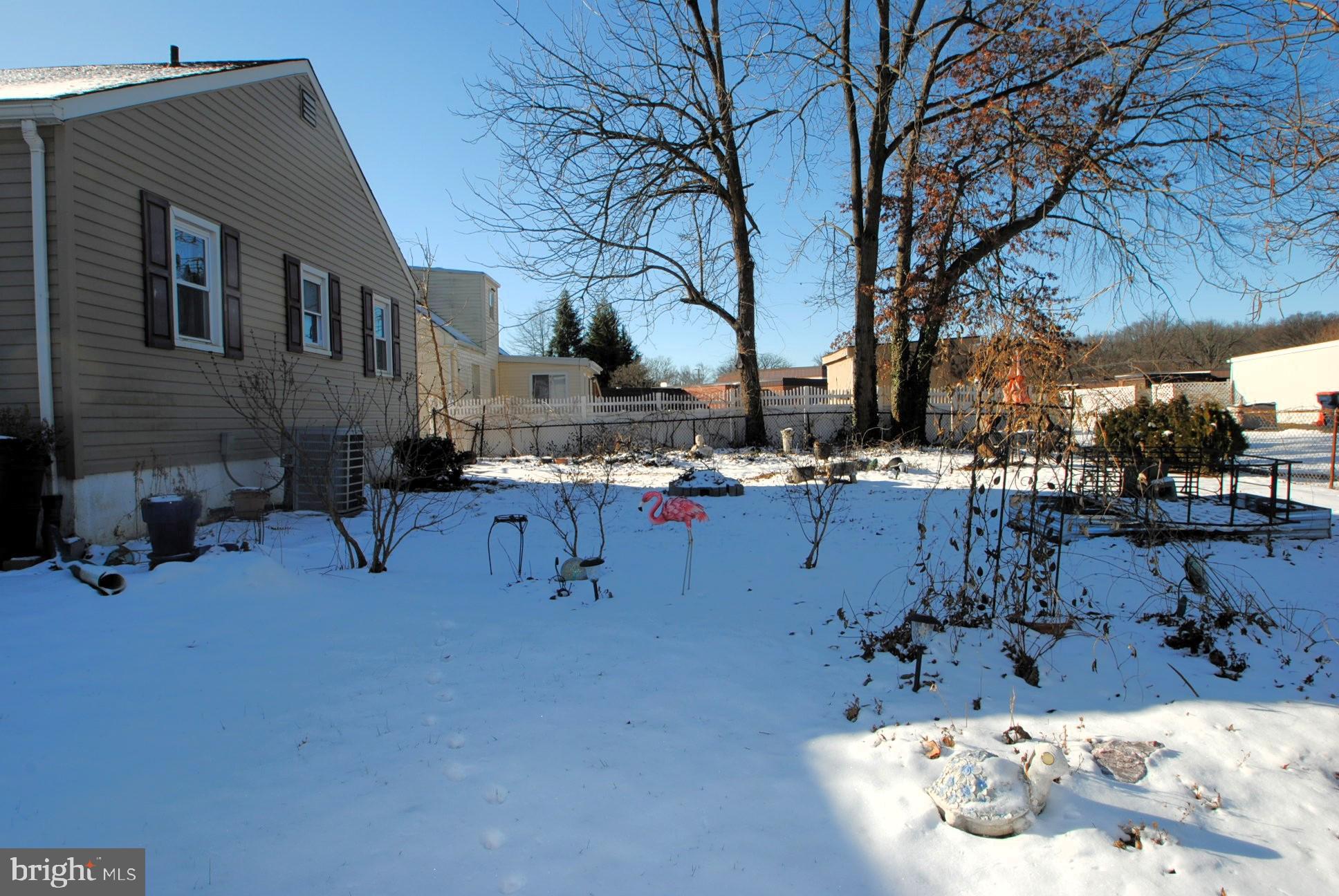 400 West Holly Oak Road Wilmington, DE 19809 - Photo 54 of 60 Side yard
