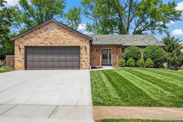 $550,000 | 847 Palm Bay Drive, Ellisville, MO 63021