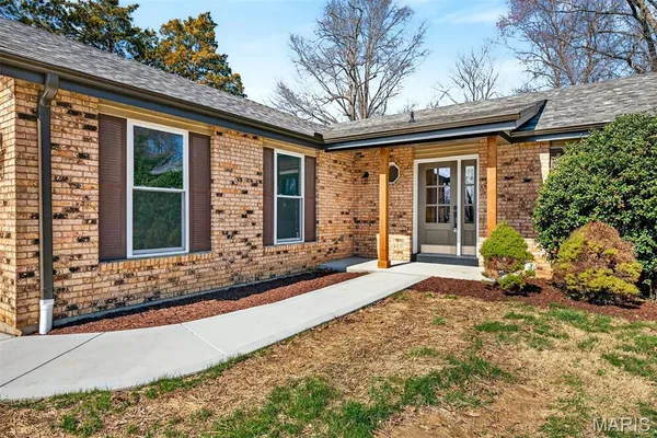 $550,000 | 847 Palm Bay Drive, Ellisville, MO 63021