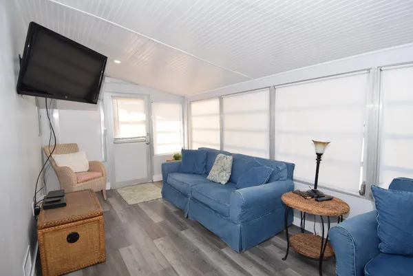 $2,300 | 110 Tweedy Pie Terrace, Key Largo, FL 33037
